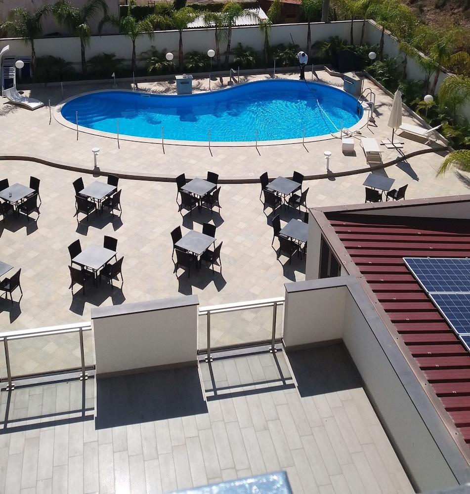 Hotel Riviera Azzurra Oliveri Exterior foto